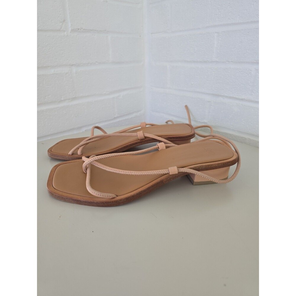 LOQ Ara Sandal in Dune Size 39 US 8.5 MRSP 385$ - Picture 8 of 16
